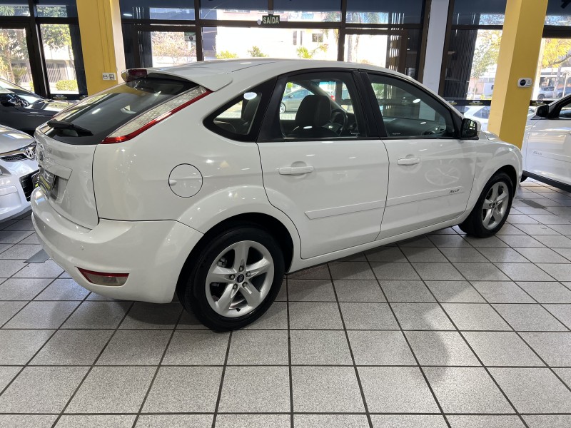 FOCUS 1.6 GLX 8V FLEX 4P MANUAL - 2013 - CAXIAS DO SUL