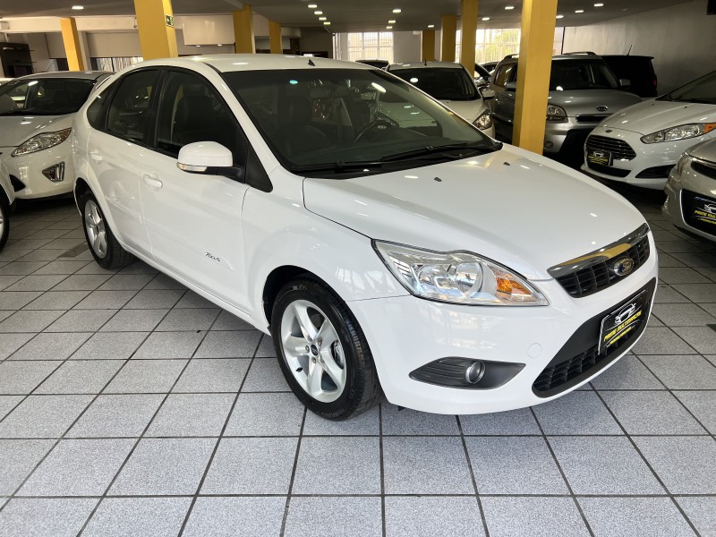 FOCUS 1.6 GLX 8V FLEX 4P MANUAL - 2013 - CAXIAS DO SUL