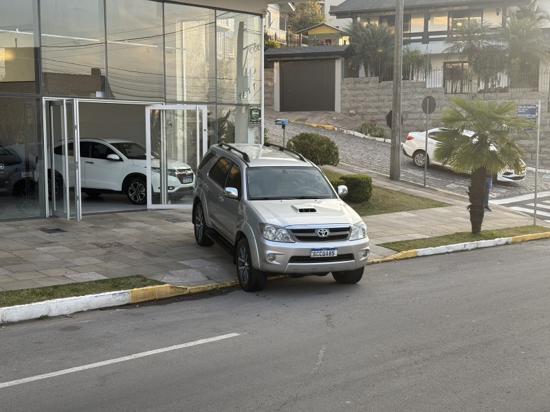 HILUX SW4 3.0 SRV 4X4 16V TURBO INTERCOOLER DIESEL 4P AUTOMÁTICO - 2006 - FARROUPILHA