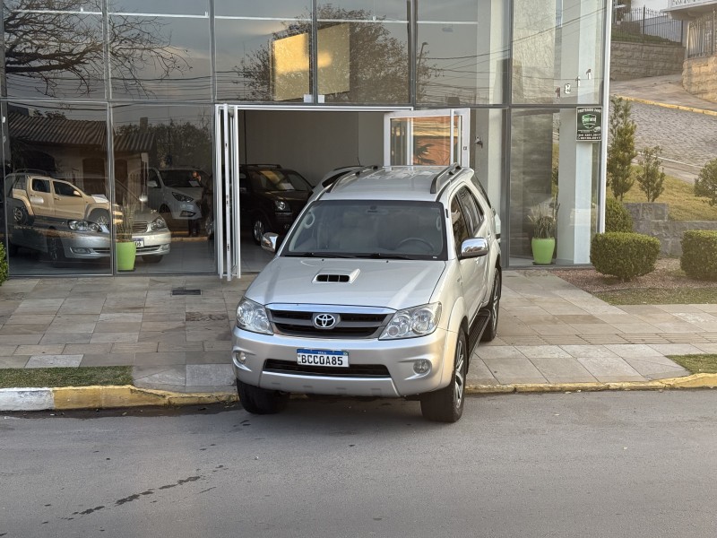 HILUX SW4 3.0 SRV 4X4 16V TURBO INTERCOOLER DIESEL 4P AUTOMÁTICO - 2006 - FARROUPILHA