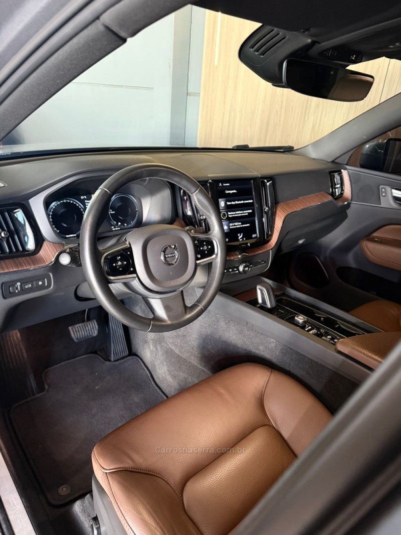 XC60 2.0 T8 MOMENTUM HYBRID GASOLINA 4P AUTOMÁTICO - 2021 - LAJEADO