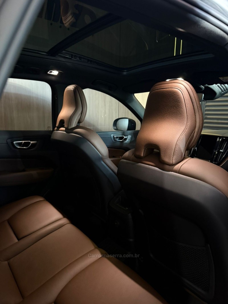 XC60 2.0 T8 MOMENTUM HYBRID GASOLINA 4P AUTOMÁTICO - 2021 - LAJEADO