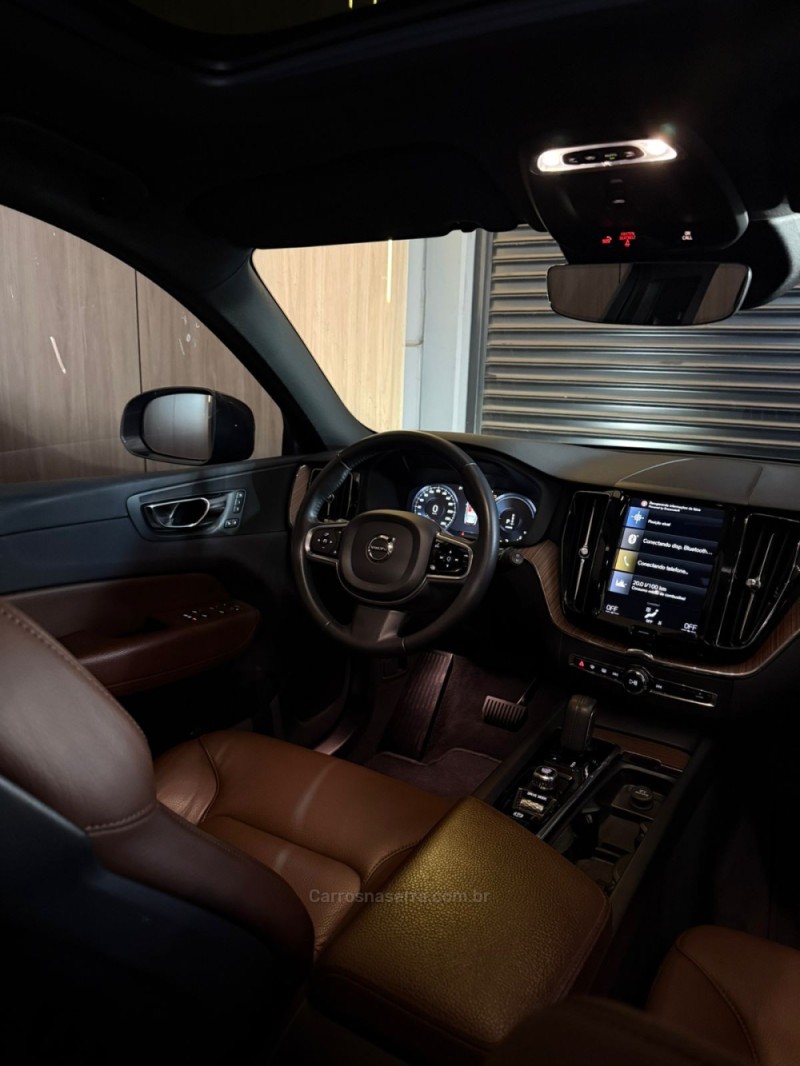 XC60 2.0 T8 MOMENTUM HYBRID GASOLINA 4P AUTOMÁTICO - 2021 - LAJEADO