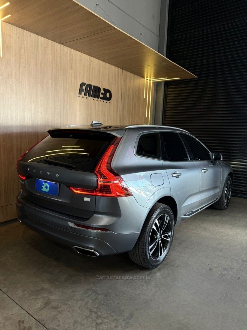 XC60 2.0 T8 MOMENTUM HYBRID GASOLINA 4P AUTOMÁTICO - 2021 - LAJEADO