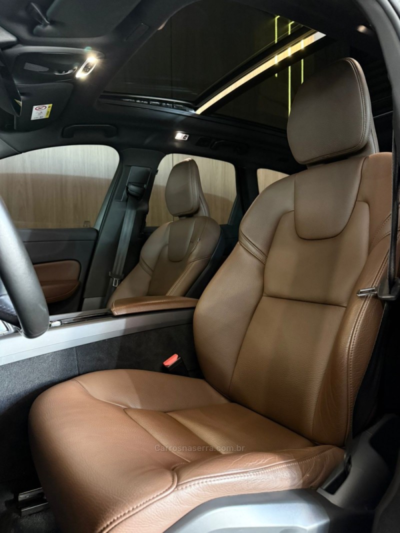 XC60 2.0 T8 MOMENTUM HYBRID GASOLINA 4P AUTOMÁTICO - 2021 - LAJEADO