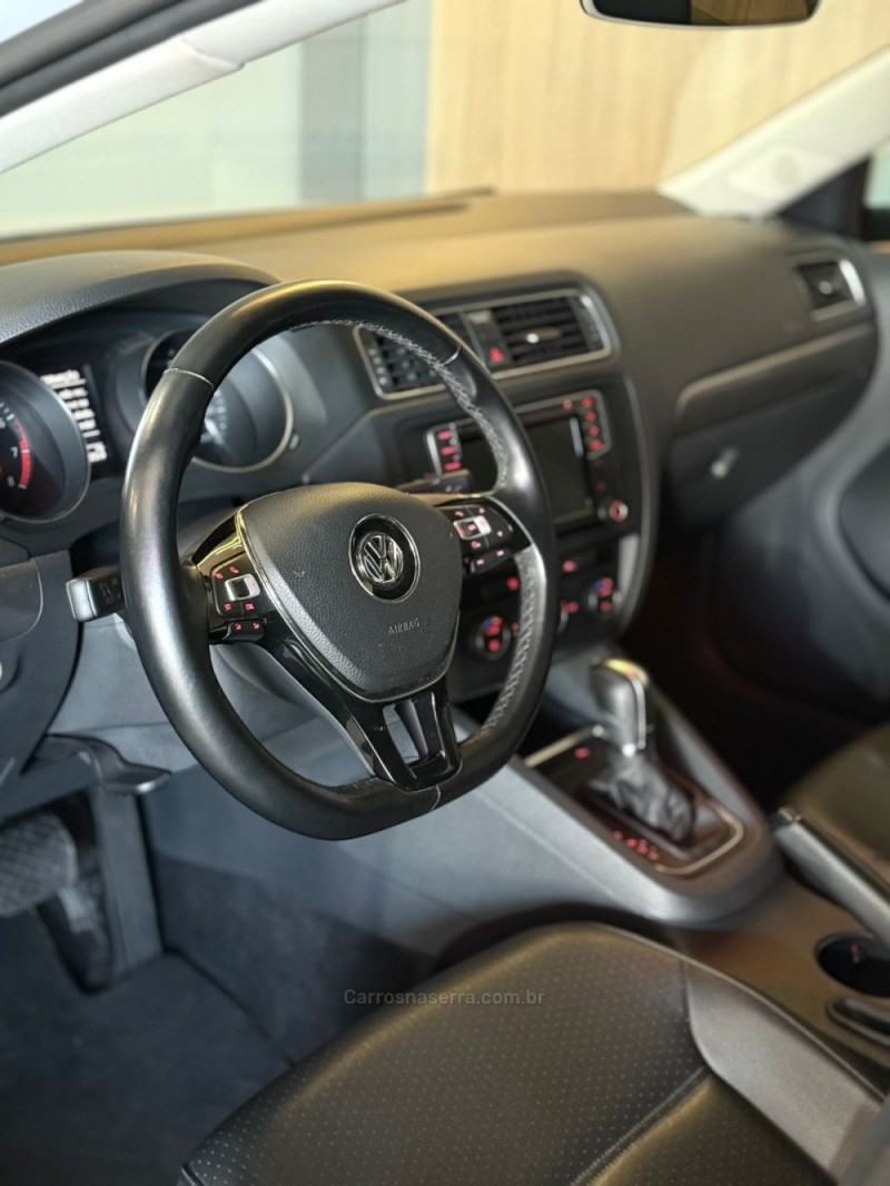 JETTA 1.4 16V TSI COMFORTLINE FLEX 4P TIPTRONIC - 2018 - LAJEADO