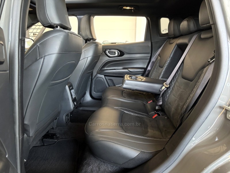 COMPASS 2.0 BLACKHAWK 4 TURBO GASOLINA 4P AUTOMÁTICO - 2025 - BENTO GONçALVES