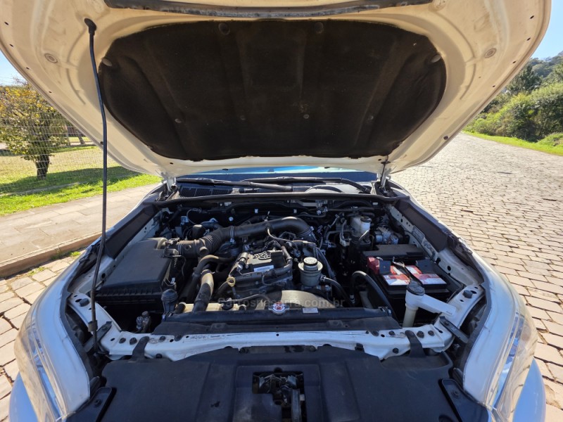 HILUX 2.7 SR 4X2 CD 16V GASOLINA 4P MANUAL - 2018 - CAXIAS DO SUL