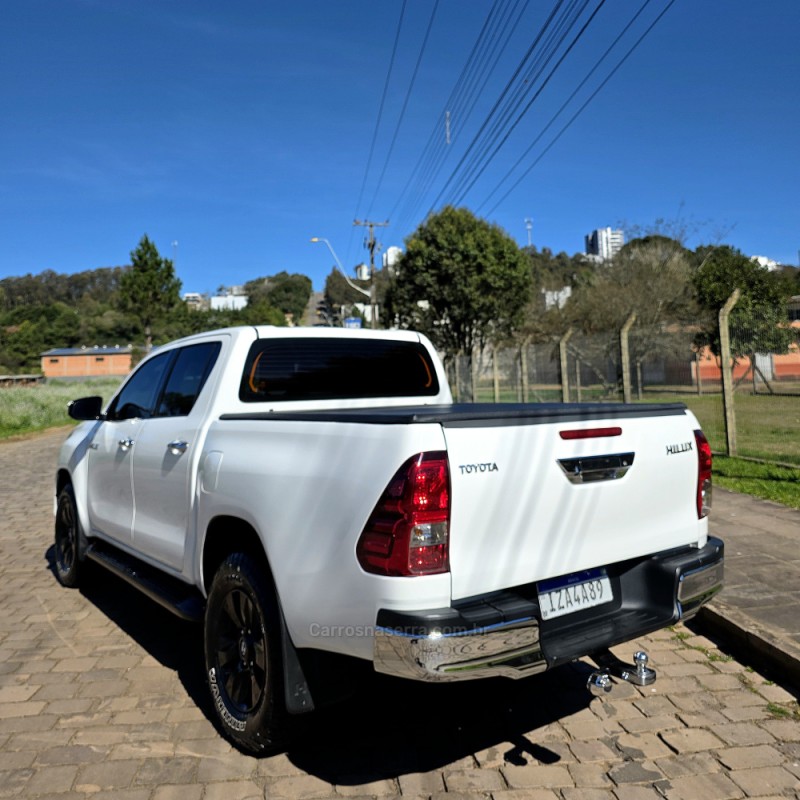 HILUX 2.7 SR 4X2 CD 16V GASOLINA 4P MANUAL - 2018 - CAXIAS DO SUL