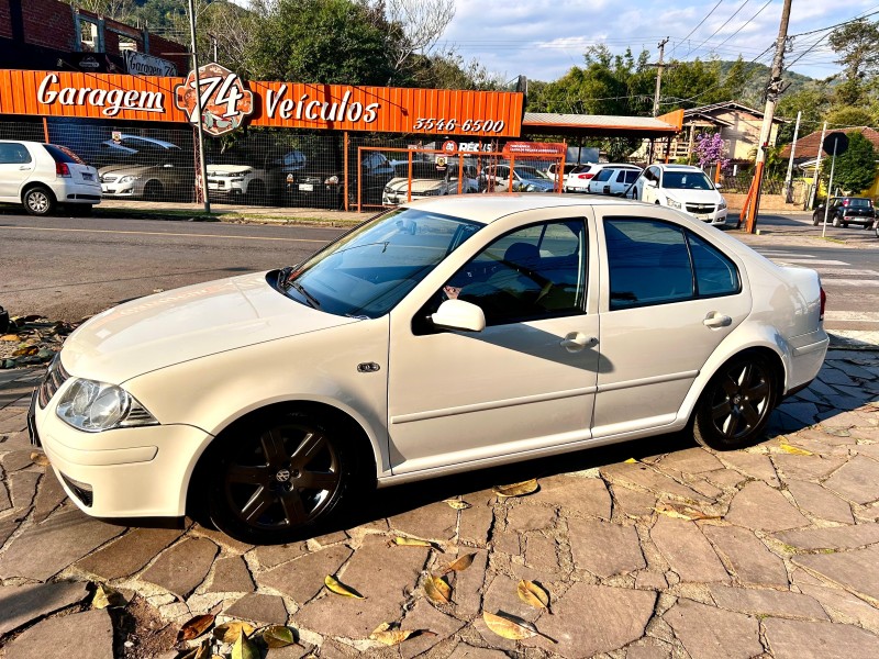 bora 2.0 mi 8v flex 4p automatico 2010 tres coroas