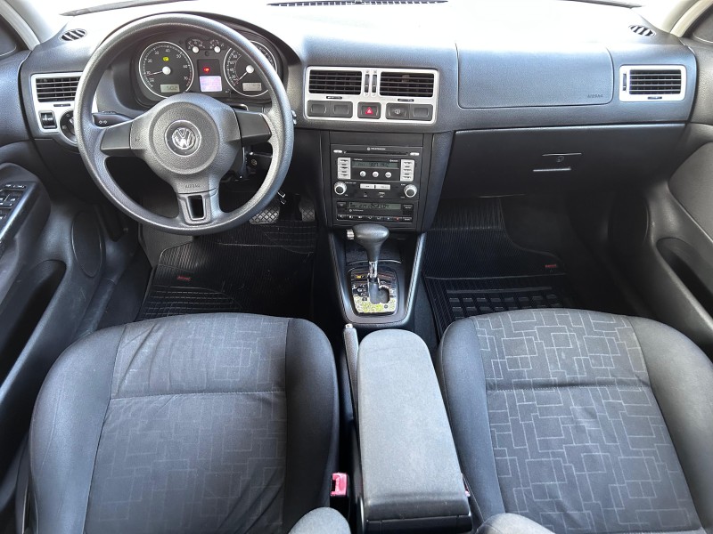 BORA 2.0 MI 8V FLEX 4P AUTOMÁTICO - 2010 - TRêS COROAS