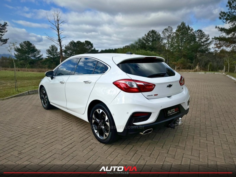 CRUZE 1.4 TURBO LTZ II SPORT HATCH 16V FLEX 4P AUTOMÁTICO - 2017 - SAPIRANGA