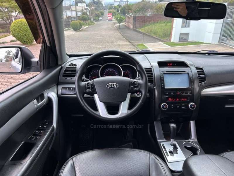 SORENTO 3.5 S.670 V6 4X4 24V GASOLINA 4P AUTOMÁTICO - 2012 - VENâNCIO AIRES