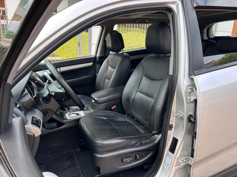 SORENTO 3.5 S.670 V6 4X4 24V GASOLINA 4P AUTOMÁTICO - 2012 - VENâNCIO AIRES