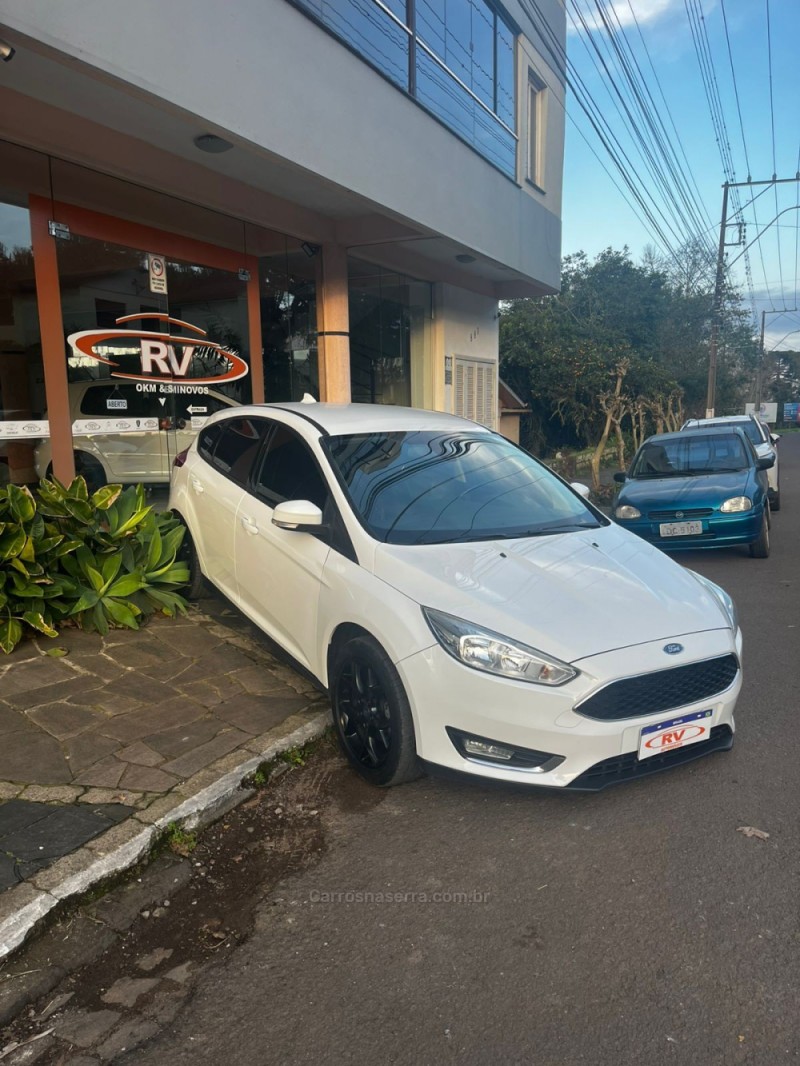 FOCUS 2.0 SE PLUS FASTBACK 16V FLEX 4P AUTOMÁTICO - 2017 - CARLOS BARBOSA