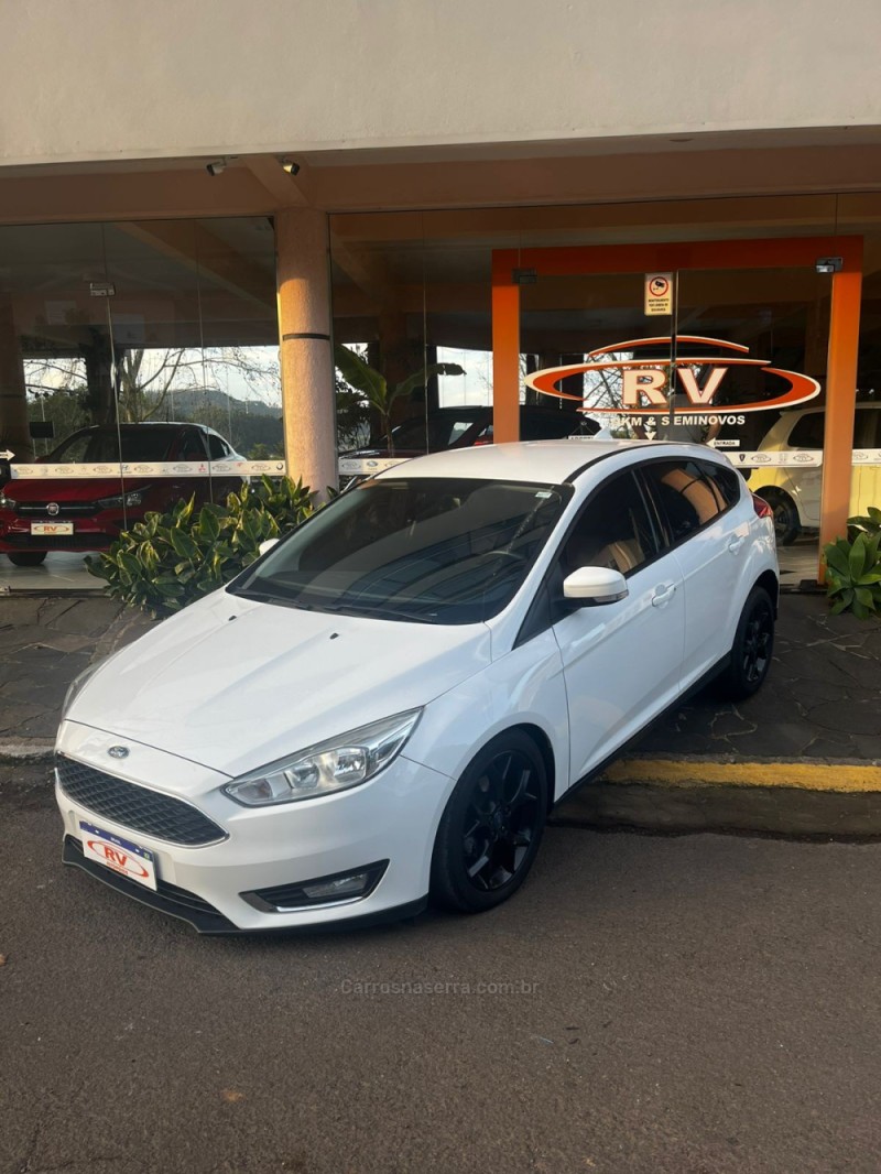 FOCUS 2.0 SE PLUS FASTBACK 16V FLEX 4P AUTOMÁTICO - 2017 - CARLOS BARBOSA