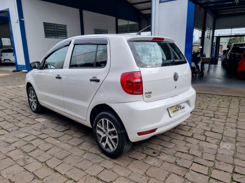 FOX 1.0 MI 8V FLEX 4P MANUAL - 2014 - VACARIA