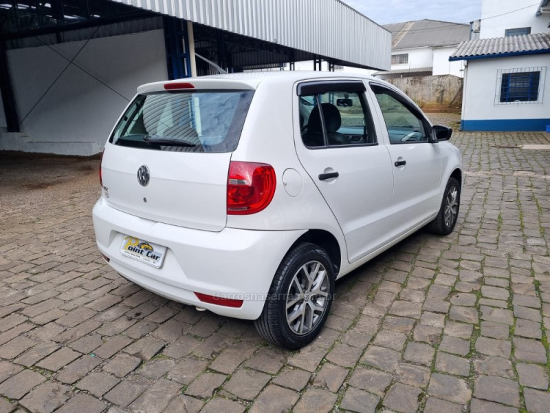 FOX 1.0 MI 8V FLEX 4P MANUAL - 2014 - VACARIA