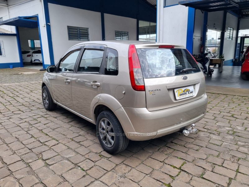 FIESTA 1.0 MPI CLASS HATCH 8V FLEX 4P MANUAL - 2011 - VACARIA