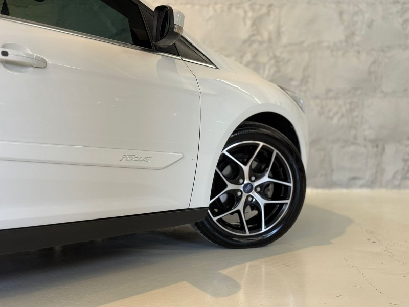 FOCUS 2.0 TITANIUM HATCH 16V FLEX 4P AUTOMÁTICO - 2016 - CAXIAS DO SUL