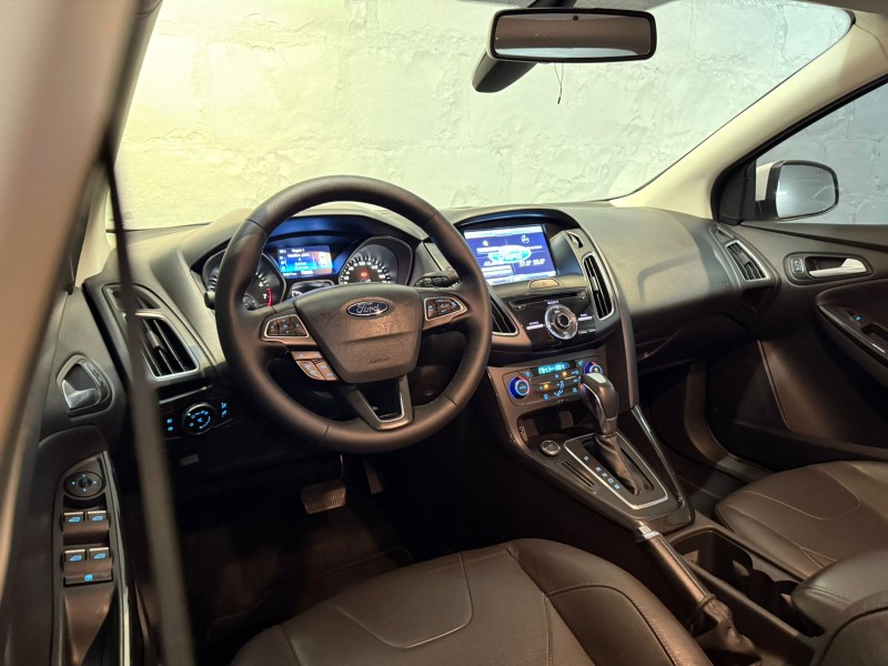 FOCUS 2.0 TITANIUM HATCH 16V FLEX 4P AUTOMÁTICO - 2016 - CAXIAS DO SUL