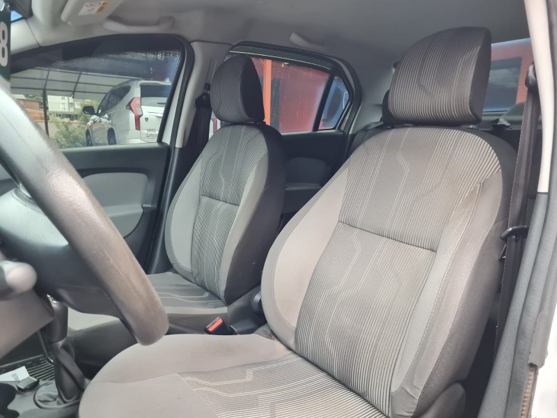 LOGAN 1.0 EXPRESSION 12V FLEX 4P MANUAL - 2018 - CANELA