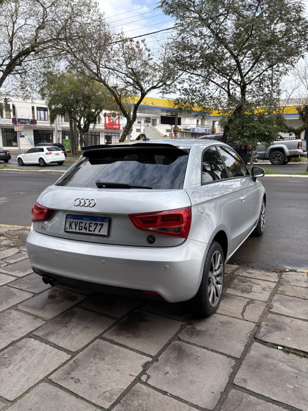 A1 1.4 TFSI ATTRACTION 16V 122CV GASOLINA 4P AUTOMÁTICO - 2011 - FARROUPILHA