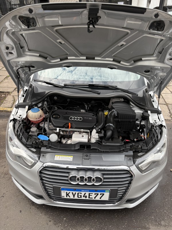 A1 1.4 TFSI ATTRACTION 16V 122CV GASOLINA 4P AUTOMÁTICO - 2011 - FARROUPILHA