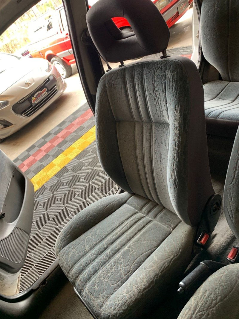CORSA 1.6 MPFI CLASSIC SEDAN 8V GASOLINA 4P MANUAL - 1998 - CAXIAS DO SUL