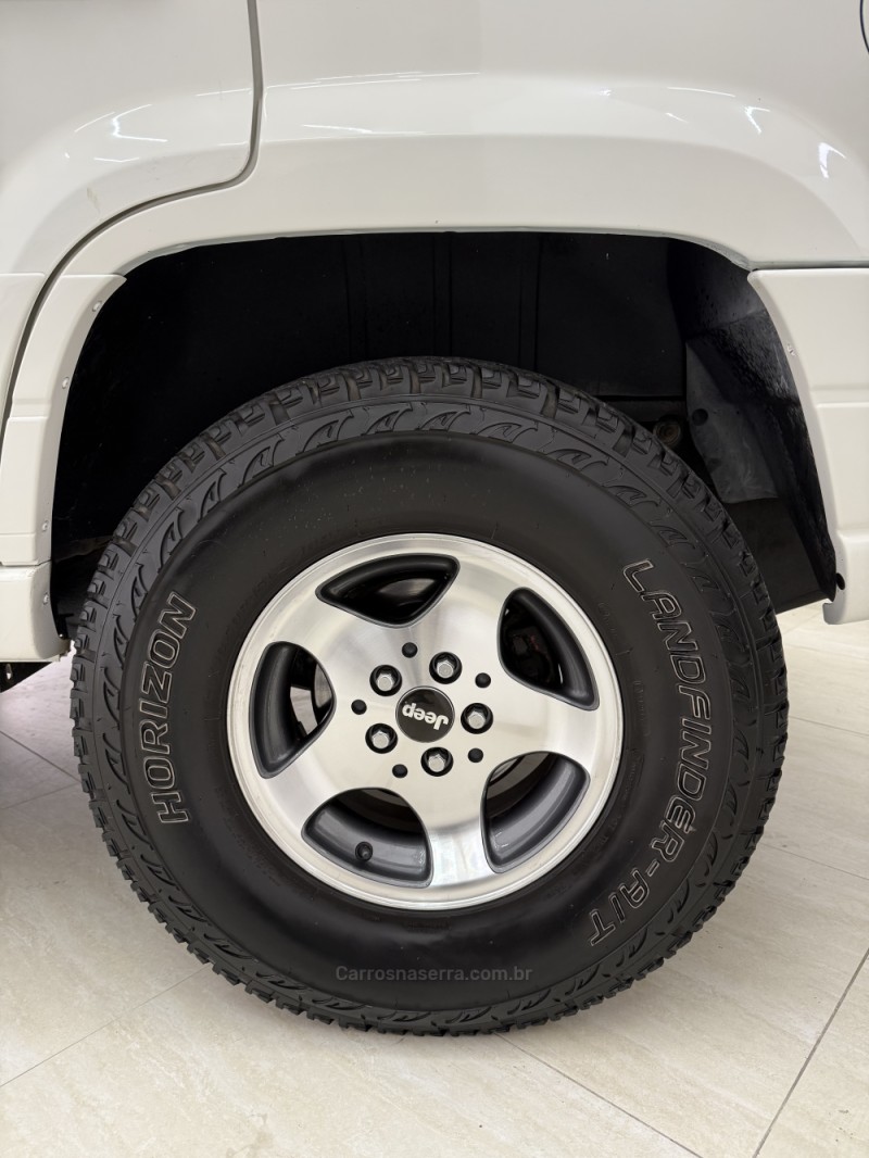 GRAND CHEROKEE 4.0 LAREDO 4X4 6I 12V GASOLINA 4P AUTOMÁTICO - 1998 - BENTO GONçALVES