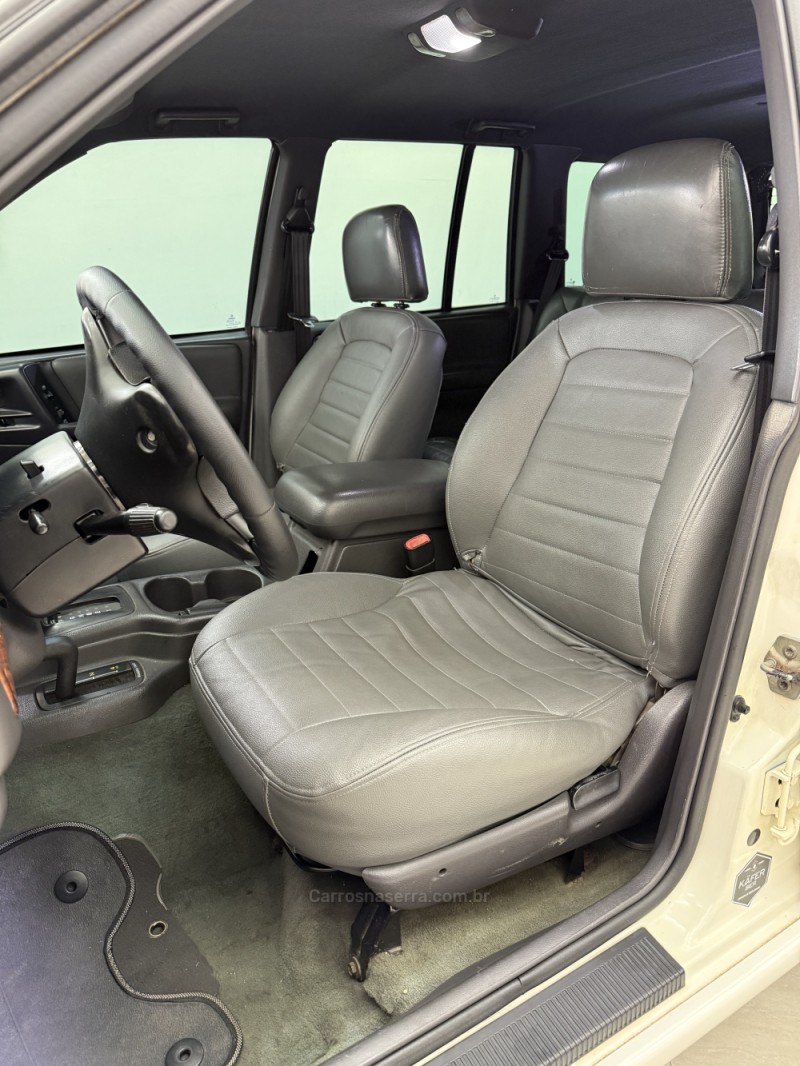 GRAND CHEROKEE 4.0 LAREDO 4X4 6I 12V GASOLINA 4P AUTOMÁTICO - 1998 - BENTO GONçALVES