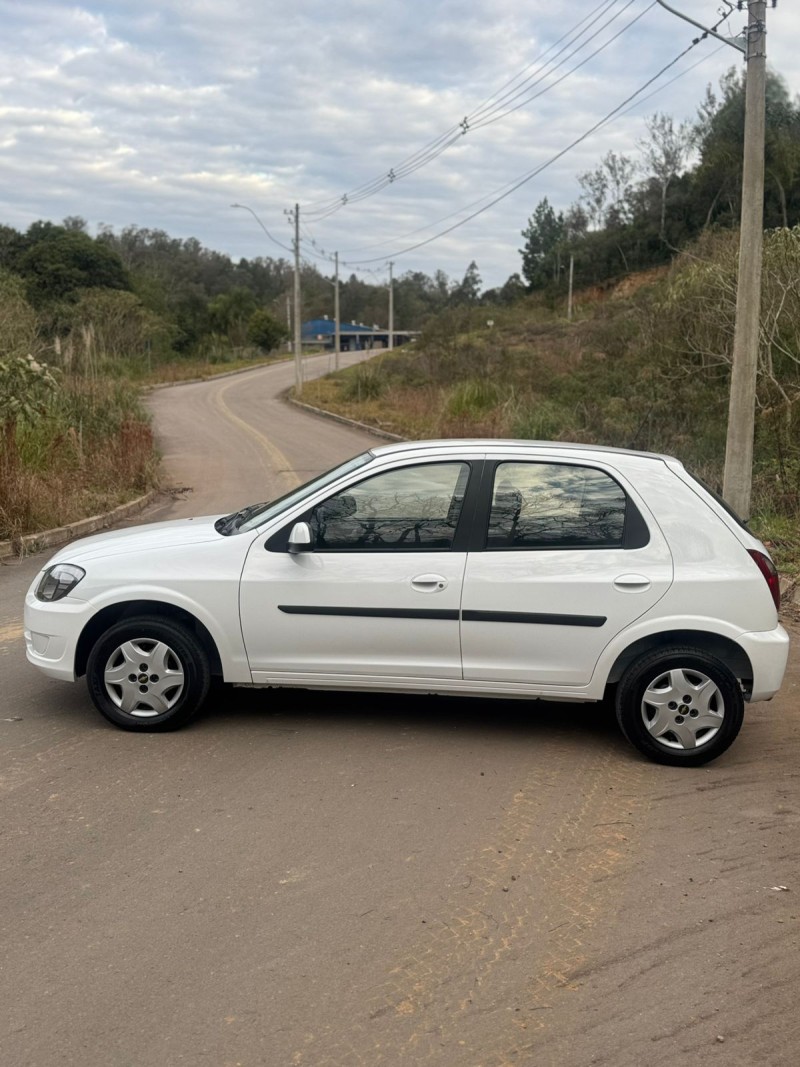 CELTA 1.0 MPFI LT 8V FLEX 4P MANUAL - 2014 - BENTO GONçALVES