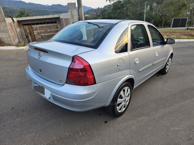 CORSA 1.4 MPFI PREMIUM SEDAN 8V FLEX 4P MANUAL - 2009 - PICADA CAFé