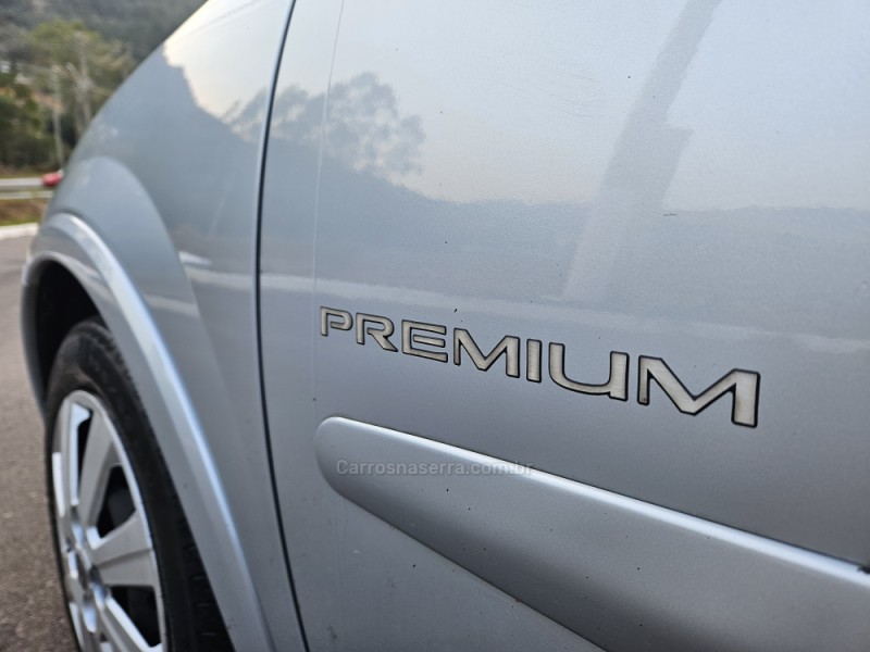 CORSA 1.4 MPFI PREMIUM SEDAN 8V FLEX 4P MANUAL - 2009 - PICADA CAFé