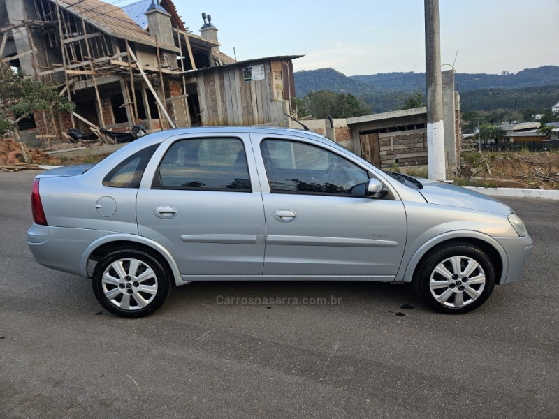 CORSA 1.4 MPFI PREMIUM SEDAN 8V FLEX 4P MANUAL - 2009 - PICADA CAFé