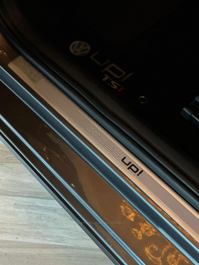 UP 1.0 TSI CROSS 12V FLEX 4P MANUAL - 2019 - CAXIAS DO SUL