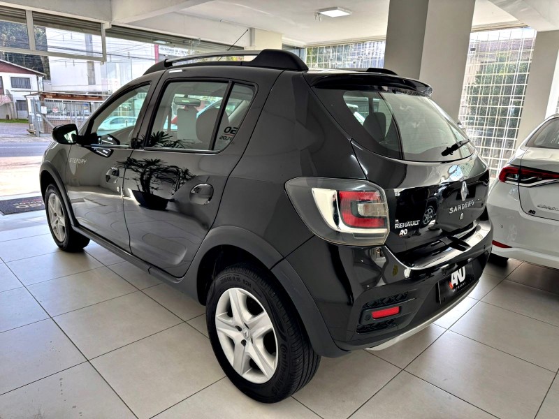 SANDERO 1.6 STEPWAY 8V FLEX 4P MANUAL - 2015 - CAXIAS DO SUL