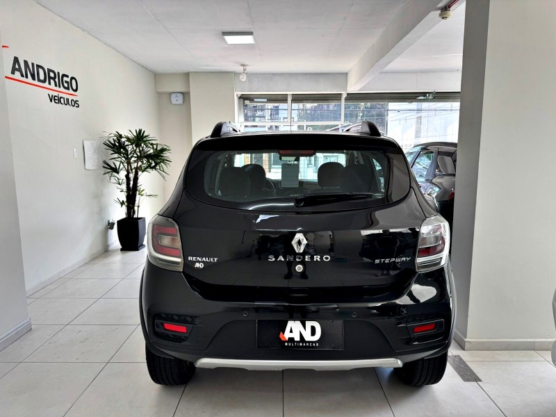 SANDERO 1.6 STEPWAY 8V FLEX 4P MANUAL - 2015 - CAXIAS DO SUL