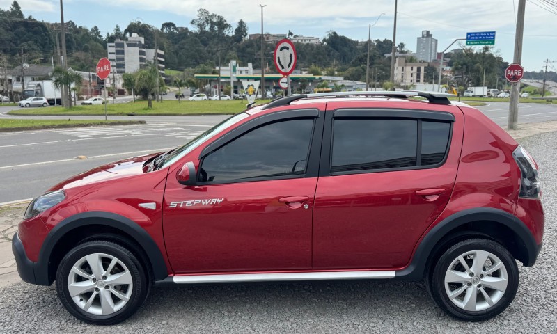 SANDERO 1.6 STEPWAY 8V FLEX 4P MANUAL - 2014 - CAXIAS DO SUL