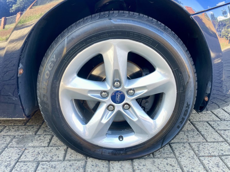 FOCUS 1.6 GLX 16V FLEX 4P MANUAL - 2011 - CAXIAS DO SUL