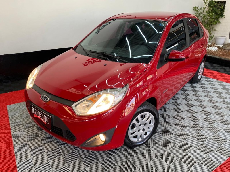 FIESTA 1.6 MPI CLASS SEDAN 8V FLEX 4P MANUAL - 2011 - CAXIAS DO SUL