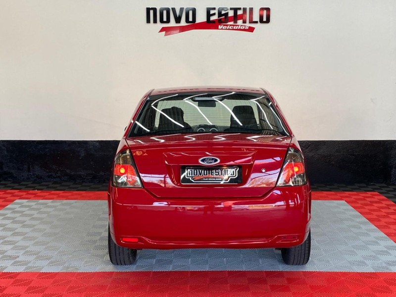 FIESTA 1.6 MPI CLASS SEDAN 8V FLEX 4P MANUAL - 2011 - CAXIAS DO SUL