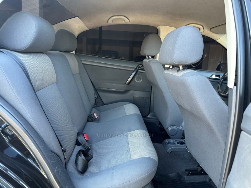 POLO SEDAN 1.6 MI 8V FLEX 4P MANUAL - 2007 - GUAPORé
