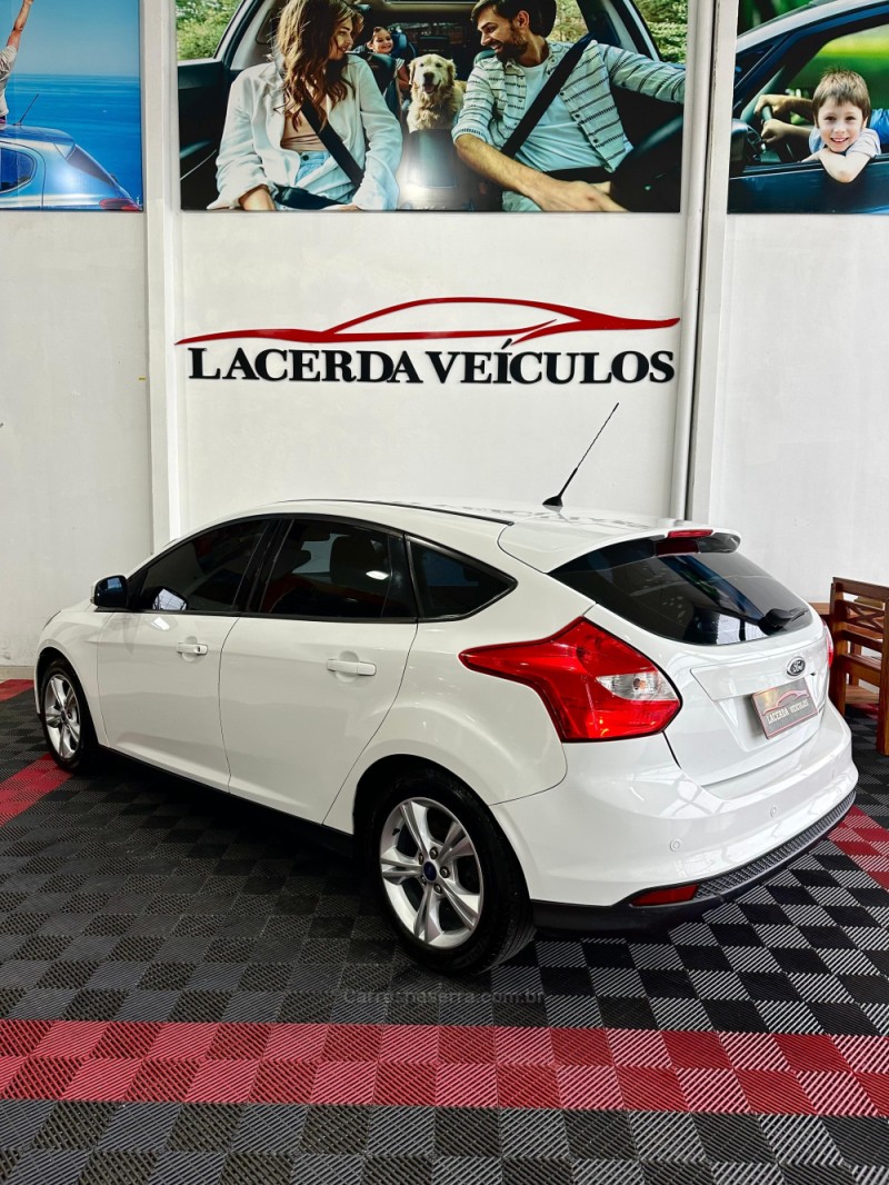 FOCUS 1.6 S SEDAN 16V FLEX 4P AUTOMÁTICO - 2015 - TAQUARA