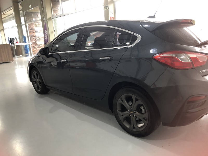CRUZE 1.4 TURBO LTZ II SPORT HATCH 16V FLEX 4P AUTOMÁTICO - 2017 - VALE REAL