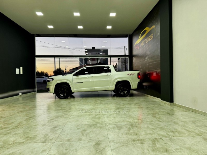 RAMPAGE 2.0 HURRICANE R/T 4 4X4 TURBO GASOLINA 4P AUTOMÁTICO - 2024 - CAXIAS DO SUL