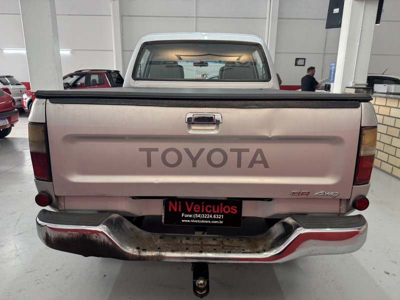 HILUX 3.0 SR 4X4 CD 8V DIESEL 4P MANUAL - 2003 - CAXIAS DO SUL