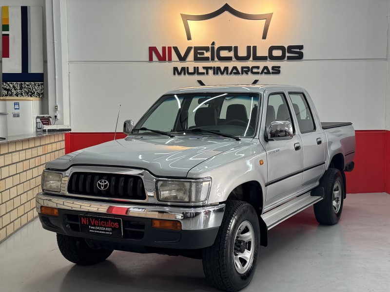 hilux 3.0 sr 4x4 cd 8v diesel 4p manual 2003 caxias do sul