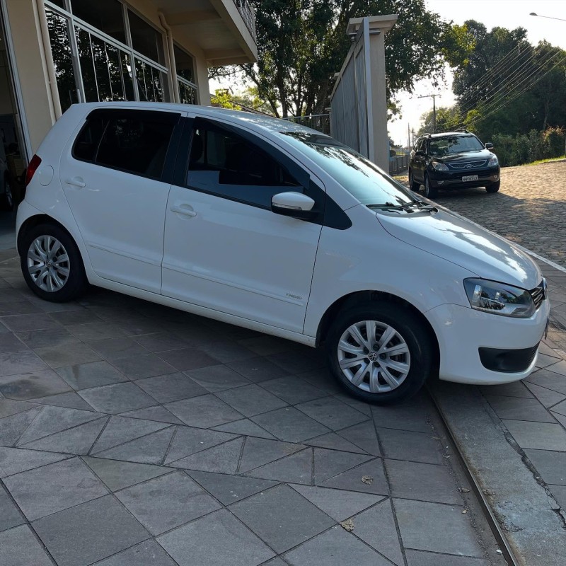 FOX 1.0 MI 8V FLEX 4P MANUAL - 2014 - NOVA PETRóPOLIS