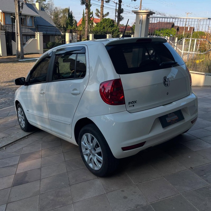 FOX 1.0 MI 8V FLEX 4P MANUAL - 2014 - NOVA PETRóPOLIS